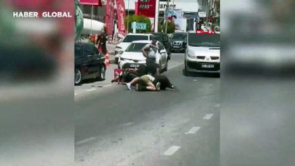 Maltepe’de trafikte kavga kamerada