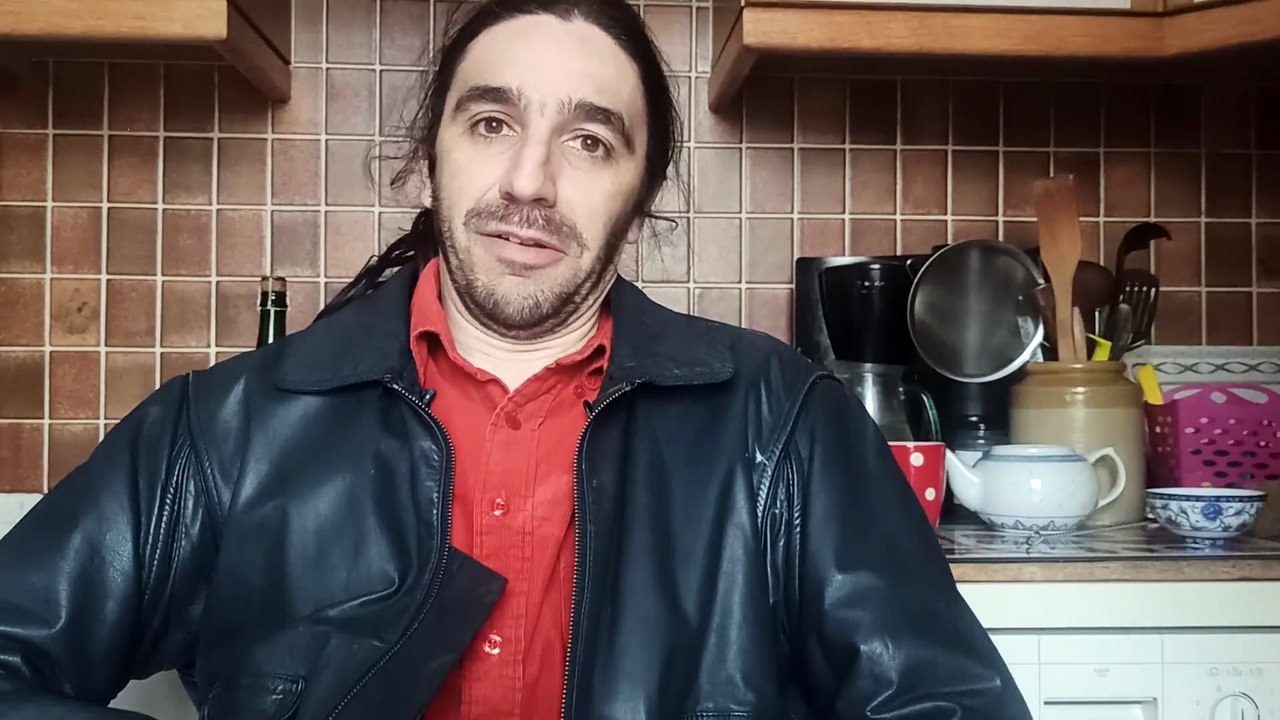 Selftape improvisation d'un personnage proposant une affaire louche