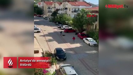 Annesiyle gönül ilişkisi olan adamı 22 bıçak darbesiyle öldürdü