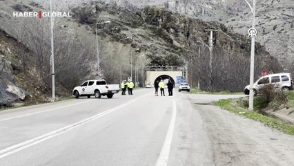 Gümüşhane-Trabzon kara yolunda heyelan meydana geldi