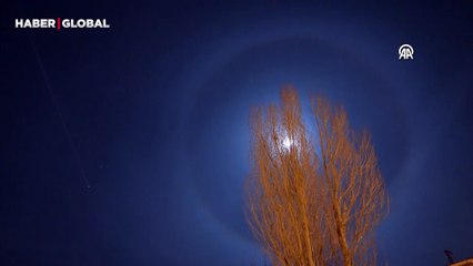 Van'da ayın etrafında hale oluştu