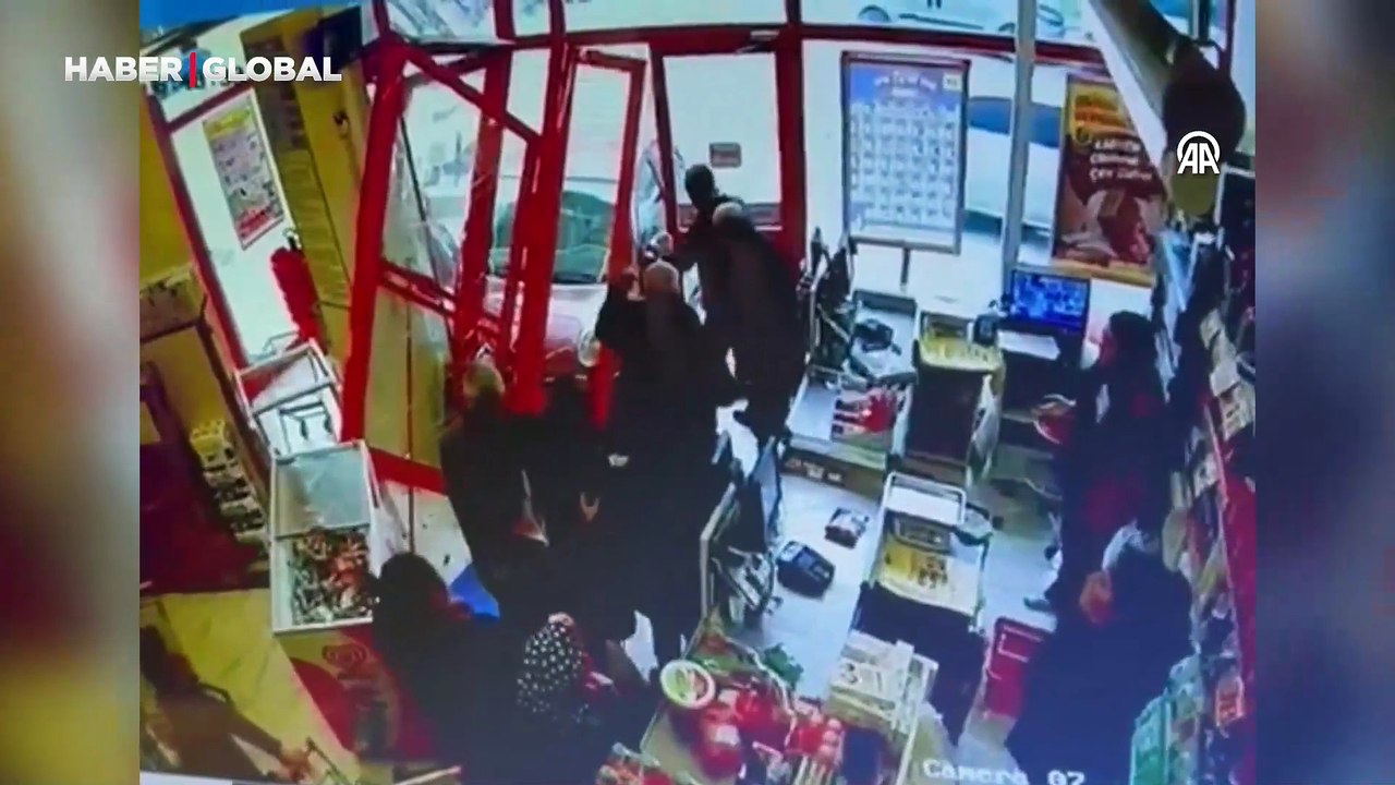Küçükçekmece'de akılalmaz olay! Markette alışveriş yaparken hayatlarının şokunu yaşadılar