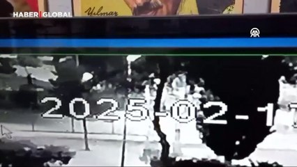 Park halindeki kamyonette yangın! Saniye saniye kameraya yansıdı