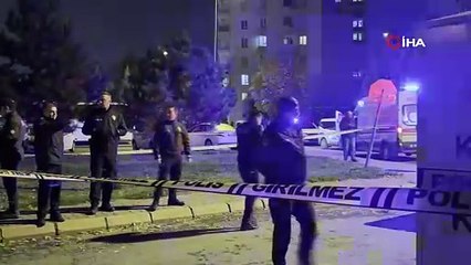 Konuşmak için çağırdığı eşini sokak ortasında öldürdü