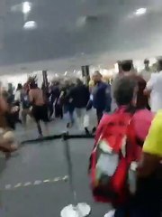 COP30 au Brésil : des manifestants autochtones, appuyés par des étudiants, ont forcé le dispositif de sécurité pour dénoncer le manque d’écoute sur les enjeux climatiques.