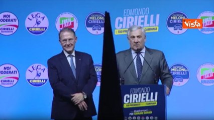 Tajani ricorda Berlusconi a comizio Napoli, la platea grida: «Silvio, Silvio»