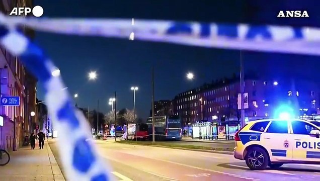 Stoccolma, bus si schianta contro una fermata: tre morti e diversi feriti