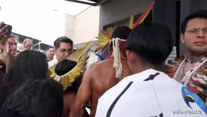 Brasile, gli indigeni nei corridoi della COP30 tra maracas e danze
