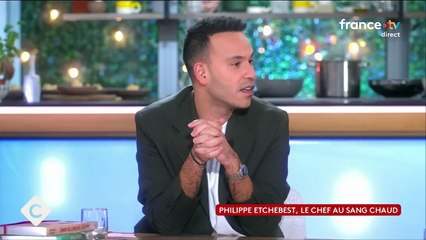 VOICI - “On avait tous les larmes aux yeux tellement son histoire était émouvante” : Philippe Etchebest revient sur une candidate marquante de Cauchemar en cuisine