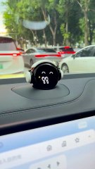 This Tiny Dashboard Robot Is Going Viral in the USA 🤖🔥 (Must-See Gadget!)Meet the Nomi Tiny Robot Car, a mini dashboard digital buddy inspired by the NIO Nomi AI assistant.It reacts with emotions, moves slightly, and adds a fun futuristic.