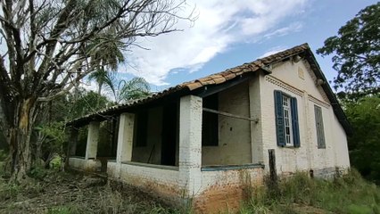 EU NÃO SEI PORQUÊ, MAS PARECIA ASSOMBRADO ESSE CASARÃO... TINHA ATÉ UMA ESTAÇÃO DE TREM