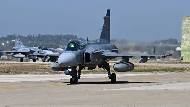 Presidente Petro confirma contrato para la compra de 17 aviones Gripen a una empresa Sueca