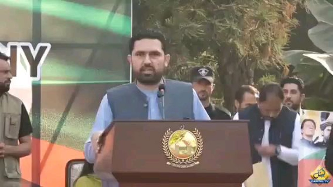 وزیر اعلیٰ سہیل آفریدی نے تعلیم مکمل کرنے والے یونیورسٹیوں سے فارغ التحصیل طلبہ جو بے روزگار ہیں ان کے لیے سکیم لانے کا اعلان کر دیا یا تو طلبہ یونیورسٹیوں سے نکلتے ہی براہ راست نوکریاں حاصل کریں گے یا سکیم کے تحت انٹرنشپ حاصل کر لیں گے