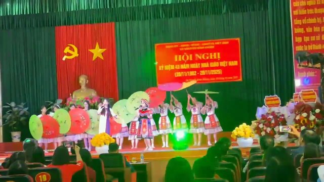 Cõng chữ lên non - HS trường THPT Nguyễn Bỉnh Khiêm biểu diễn 18-11-2025