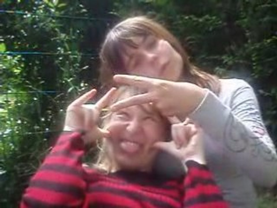 Mlle F. && Mlle E.