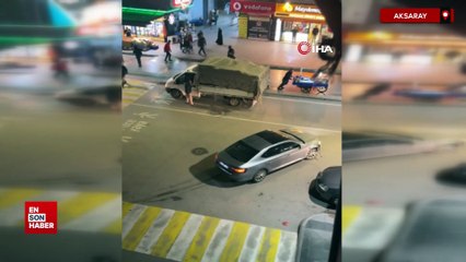 Aksaray'da kaldırıma çıkıp 3 kişiyi yaralayan alkollü sürücü darbedildi