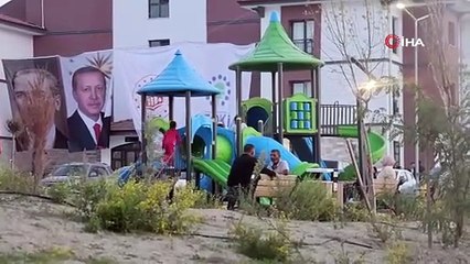 Yeni yuvasına kavuşan depremzede vatandaş: "Allah devletimizden razı olsun, biz evlerin bu kadar güzel olacağını hiç düşünmüyorduk"