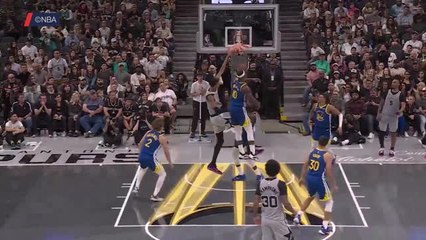 Spurs - Wembanyama s’envole pour un dunk spectaculaire sur Draymond Green
