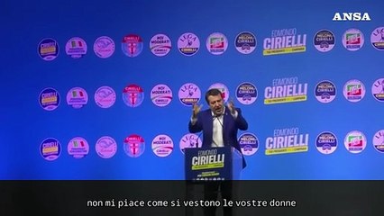 -Migranti, Salvini a Napoli: "Se non ti piace il calcio e San Gennaro torna a casa tua"