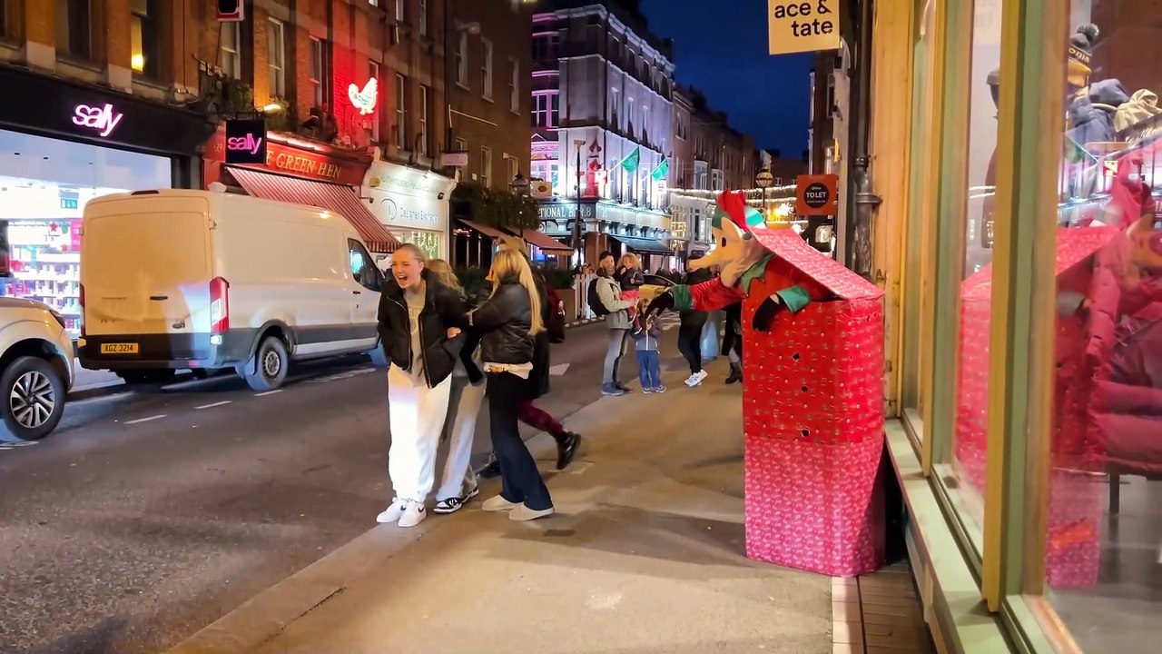 Scared the ladies with elf prank
