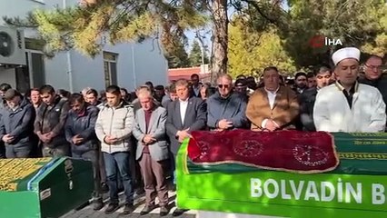 Gıda faciasında yaşamını yitiren anne ve çocukları son yolcuğuna uğurlanıyor