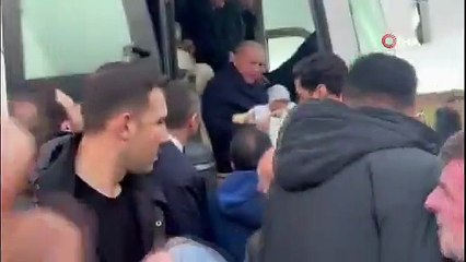 Cumhurbaşkanı Erdoğan Konvoyu durdurdu: 4 aylık bebeğe altın hediye etti