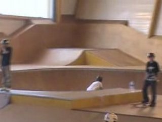 Aerials to turndown to 360 pivot sur volcano