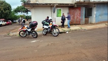 Cão tenta impedir que socorristas do Samu atendam um homem de 57 anos