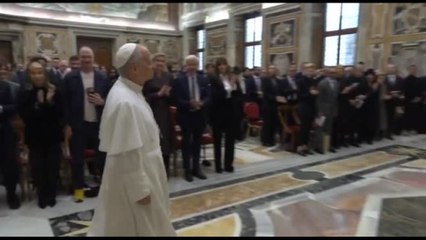 Il mondo del cinema dal Papa, Spike Lee gli regala maglia di basket