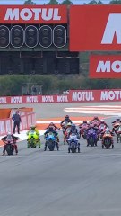 🏁 Quel samedi à Valence ! 🔥Bezzecchi claque la pole dans des qualifs ultra serrées ⚡️Mais dans le Sprint, c’est Álex Márquez qui s’impose après un départ de fou 👑