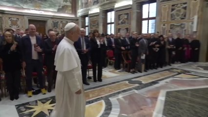 Spike Lee Gifts Pope Leo Knicks Jersey During Star-Studded Vatican Event