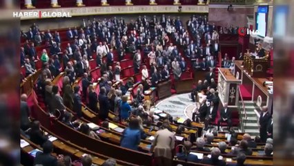 Fransa meclisinde Filistin bayrağı açan muhalif milletvekili, 15 gün uzaklaştırma cezası aldı