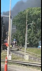 Impactante incendio en una fábrica textil de Villa Celina