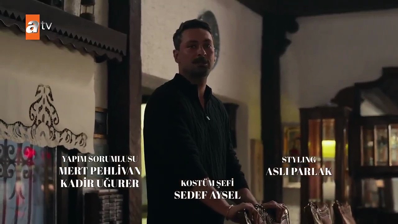 مسلسل غريب في المرآة الحلقة 7