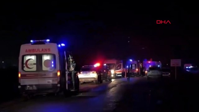 Hatay’da polisten kaçarken kazaya yapan otomobilde 9 kaçak göçmen yakalandı