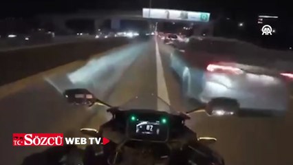 Maltepe'de motosiklet sürücüsünün trafik polisine çarpması kamerada