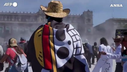 In scontri GenZ a Citta' del Messico 120 feriti e 20 arresti