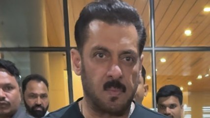 Mumbai Airport पर Salman Khan ने मारी एंट्री, स्वैग देख फैंस हैरान