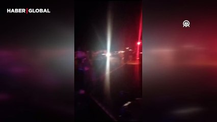 Katliam gibi kaza... Otomobil kamyonla çarpıştı:  Anne, baba ve 2 çocuğu feci şekilde öldü