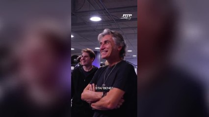 Luciano Ligabue incontra Sinner: «Te la stai godendo?», «Sicuro, anche se senza il mio team sarei nulla»