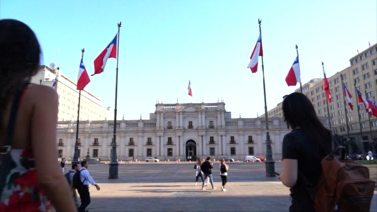 Los ciudadanos chilenos comienzan a votar en la primera vuelta de las elecciones presidenciales