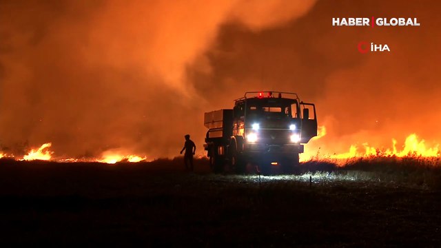 Çanakkale'deki orman yangını, evlere ulaştı: Köy konutları alev alev yanıyor