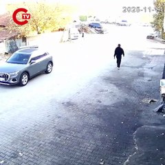 Çakmak bahanesiyle yaklaşıp bıçakladı O anlar kamerada