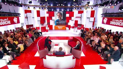 Pierre Perret dans sa maison de Nangis, en Seine-et-Marne, son havre de paix avec piscine. Les images ont été diffusés dans "Vivement dimanche" sur France 3.