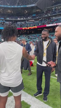 El cariñoso saludo entre Jason Worilds y Rüdiger en la previa del Dolphins – Commanders | NFL Madrid Game