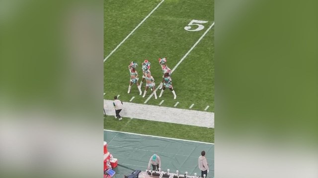 ¡Esto empieza! El baile de las CHEERLEADERS antes de DOLPHINS – COMMANDERS | NFL Madrid Game