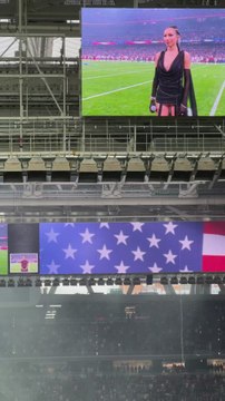 Suena el himno de Estados Unidos en el Bernabéu en los prolegómeos del Miami Dolphins vs. Washington Commanders