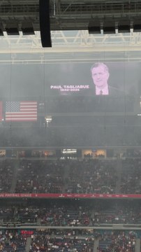 Sentido homenaje a Paul Tagliabue en el Bernabéu antes del Dolphins vs. Commanders