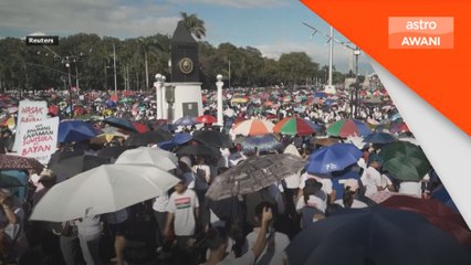 Ratusan ribu penunjuk perasaan turun ke jalanan