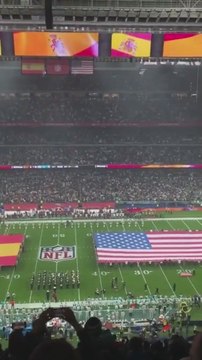 El emocionante ambiente en EL Santiago Bernabéu antes del partido entre los Miami Dolphins y los Washington Commanders